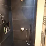& Pfote Apartman