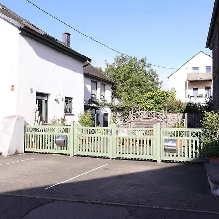 Apartman & Pfote
